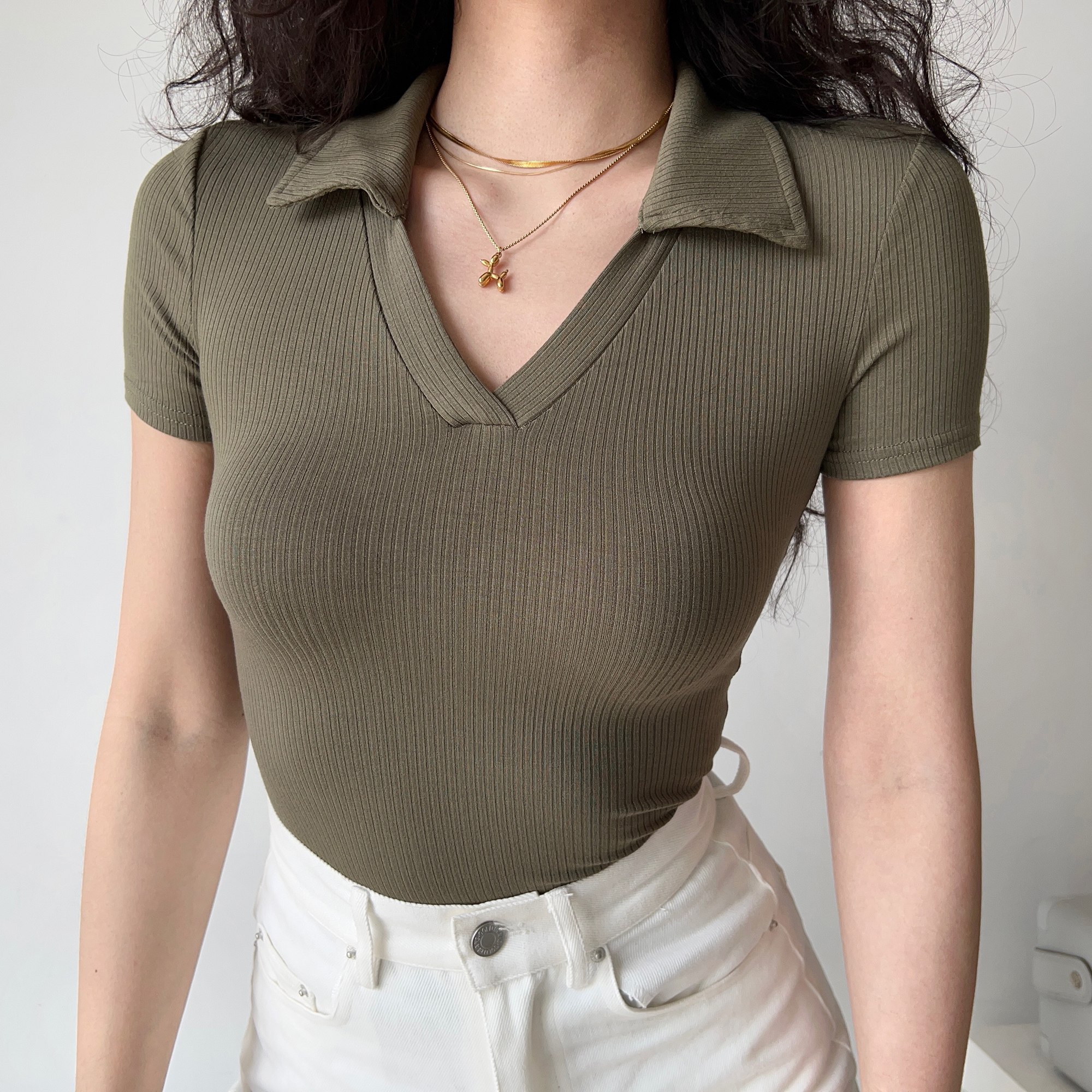 Versatile V-Neck Short Sleeve T-Shirt for Women - Slim Fit, Flattering Design, European American Style, Casual Essential Versatile V-Neck Short Sleeve T-Shirt for Women - Slim Fit, Flattering Design, European American Style, Casual Essential