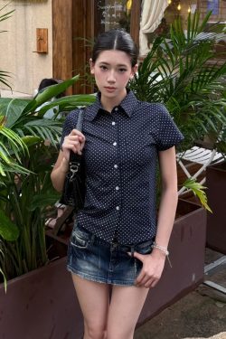 Vintage American Polka Dot Slim Fit Shirt with Shoulder Structure and Waist-Defining Design, Perfect for Y2K and Retro Styles