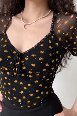 Vintage Floral Mesh V-Neck Short Sleeve Black T-Shirt for Women – Slim Fit 90s Inspired Self-Made Style Top