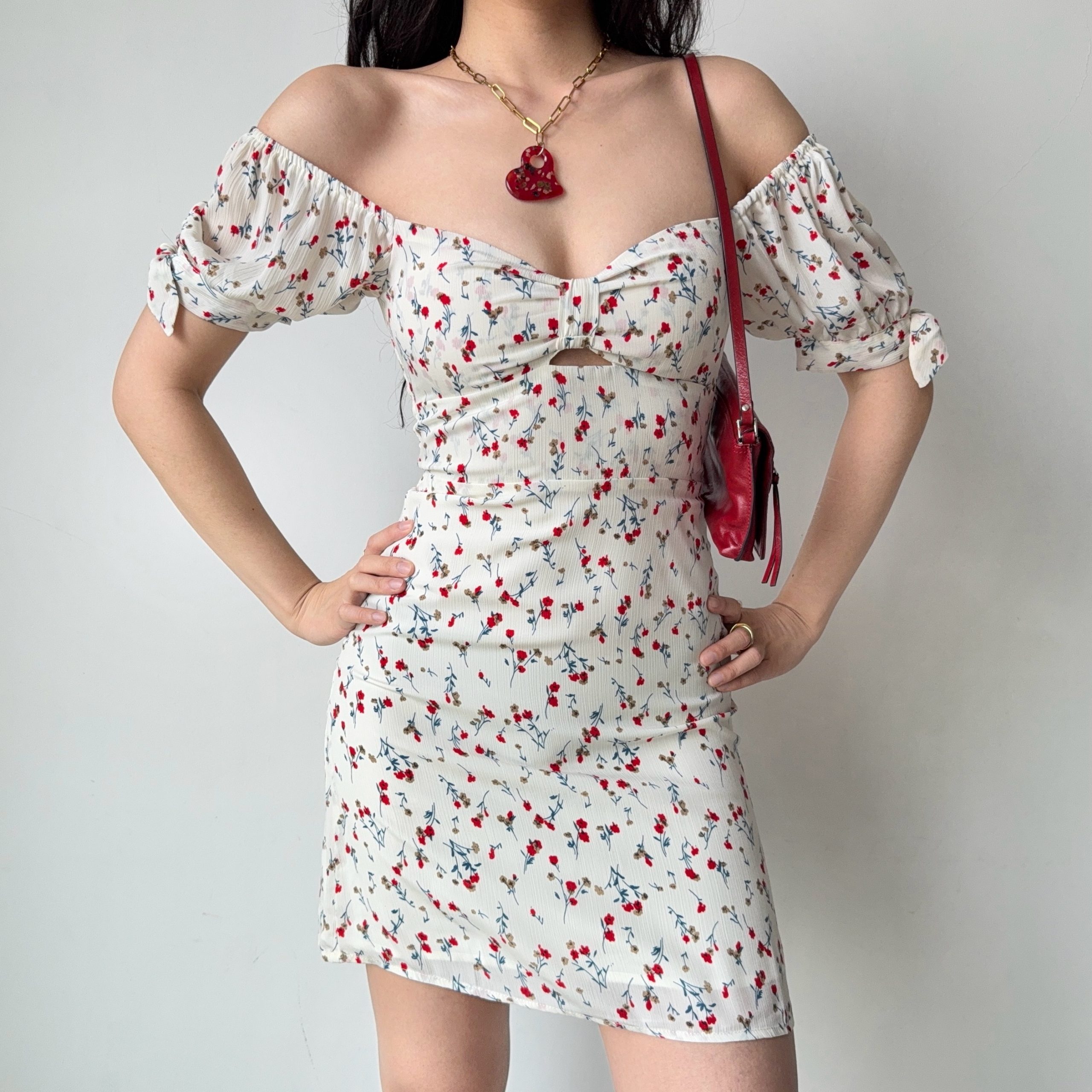 Vintage Floral Short Sleeve Dress with Front Bow and Hollow Waist - Summer 90s Style for Women Vintage Floral Short Sleeve Dress with Front Bow and Hollow Waist - Summer 90s Style for Women