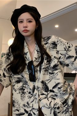 Vintage Floral Short Sleeve Shirt for Women - 2025 Summer Hawaiian Beach Top - Versatile Loose Fit Hong Kong Style