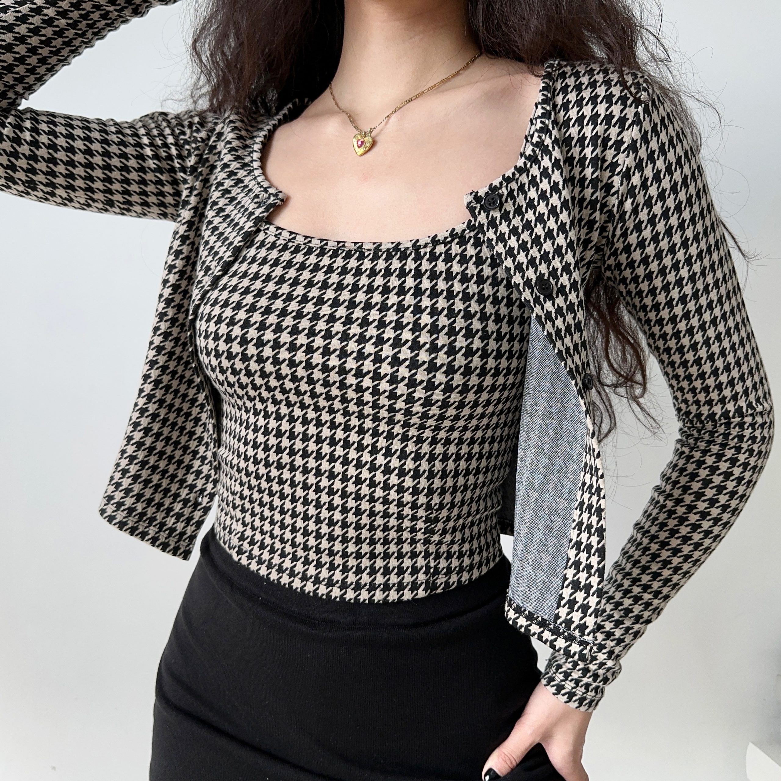 Vintage Houndstooth Camisole and Cardigan Two-Piece Set for Women - Slim Fit Short Top, Y2K Inspired Fashion Vintage Houndstooth Camisole and Cardigan Two-Piece Set for Women - Slim Fit Short Top, Y2K Inspired Fashion