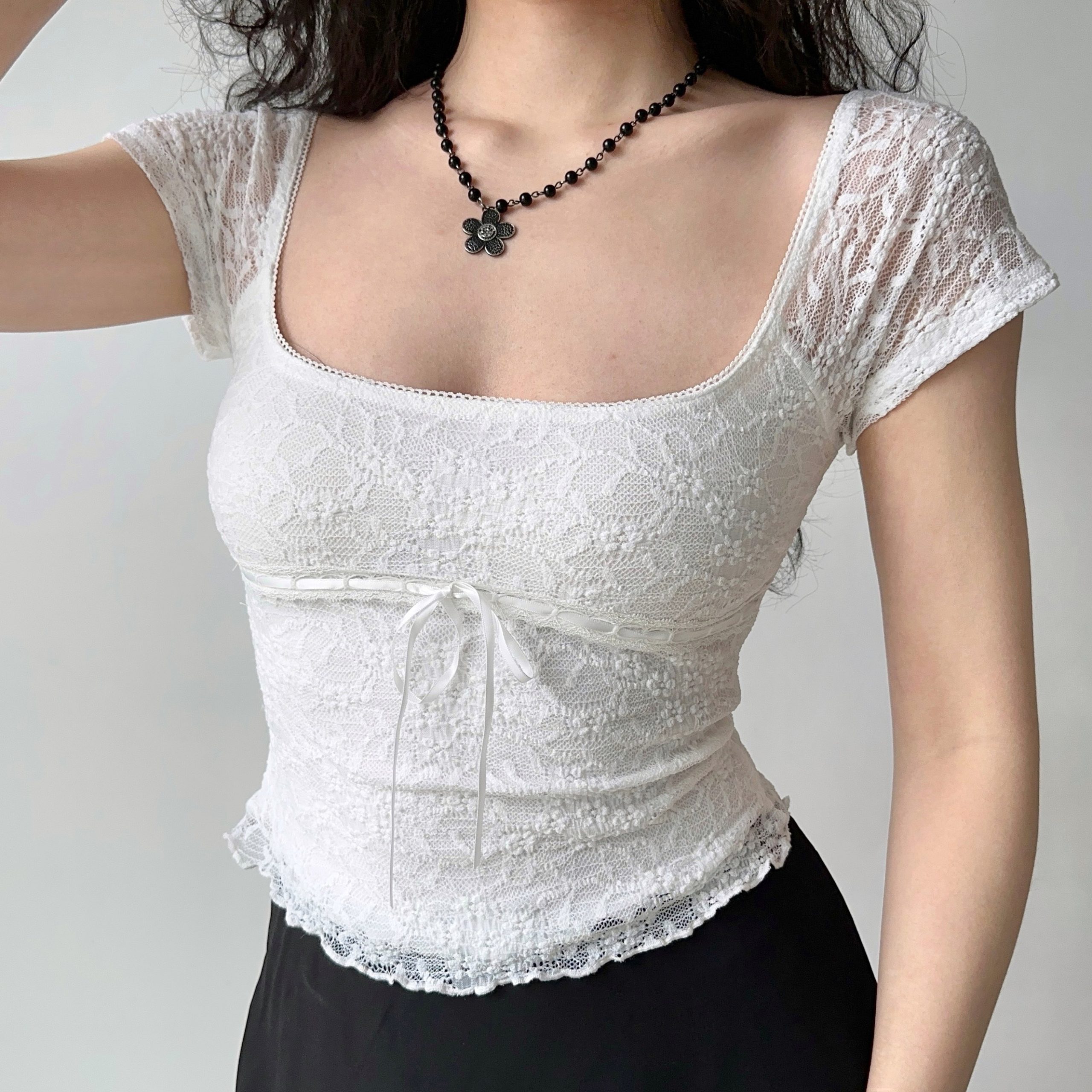 Vintage Lace Trim Square Neck Short Sleeve T-shirt for Women - Slim Fit, European & American Style, Y2K Inspired Short Top Vintage Lace Trim Square Neck Short Sleeve T-shirt for Women - Slim Fit, European & American Style, Y2K Inspired Short Top