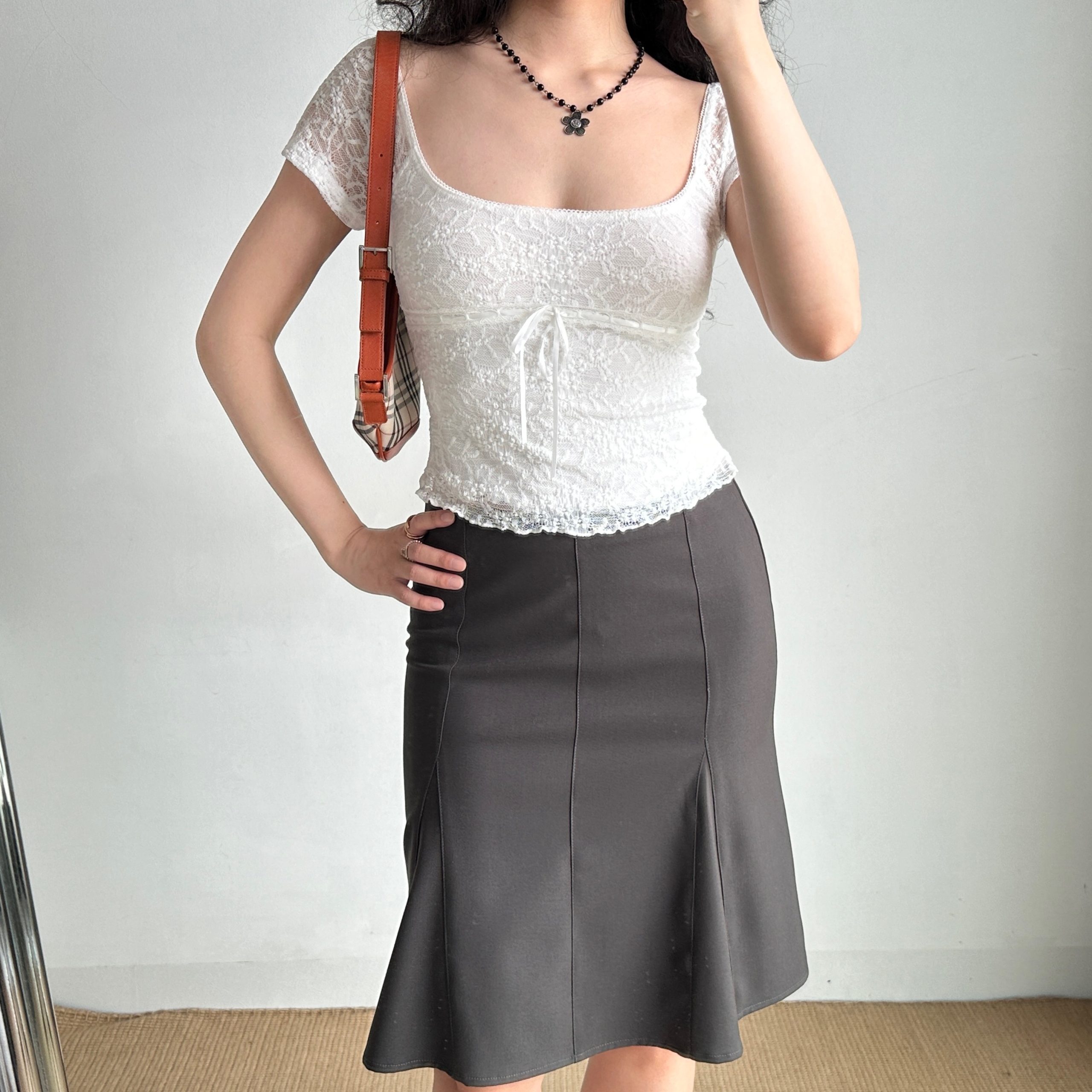 Vintage Lace Trim Square Neck Short Sleeve T-shirt for Women - Slim Fit, European & American Style, Y2K Inspired Short Top Vintage Lace Trim Square Neck Short Sleeve T-shirt for Women - Slim Fit, European & American Style, Y2K Inspired Short Top