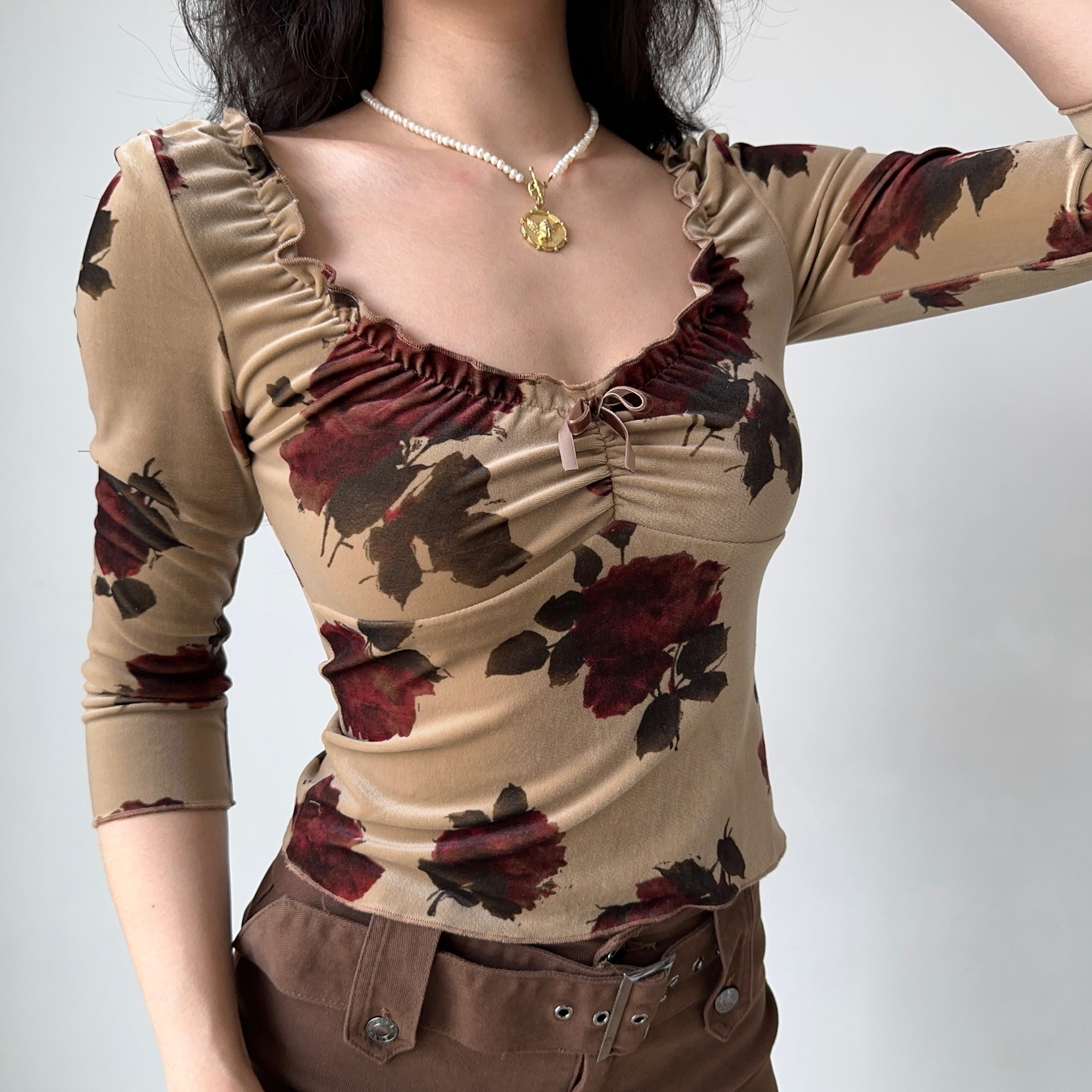 Vintage Print Velvet Ruffled T-shirt for Women - Sexy Low-Cut, Three-Quarter Sleeve, Autumn Winter Fashion Top Vintage Print Velvet Ruffled T-shirt for Women - Sexy Low-Cut, Three-Quarter Sleeve, Autumn Winter Fashion Top