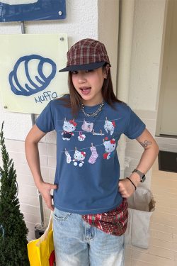 Vintage Printed Slim Fit Short-Sleeve T-Shirt for Women - Water-Washed Original Shoulder Kitty Design, Stretchy Summer Top