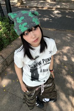 Vintage Punk Letter Print Round Neck Short Sleeve Unisex T-Shirt - Casual Summer Style for Men and Women