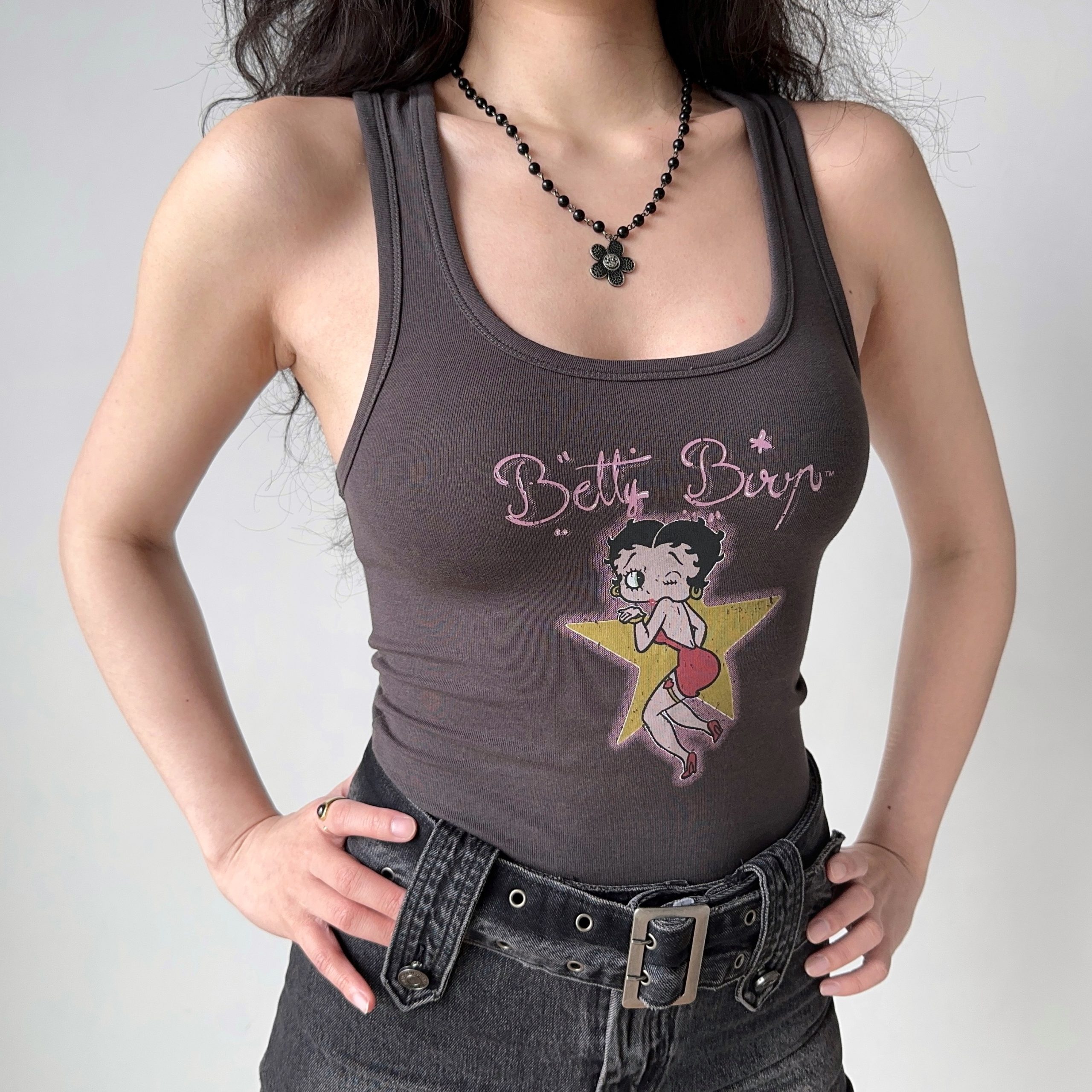 Vintage U-Neck Printed Tank Top for Women - Slim Fit Sleeveless Tee in American Style - Perfect for 90s and Y2K Fashion Vintage U-Neck Printed Tank Top for Women - Slim Fit Sleeveless Tee in American Style - Perfect for 90s and Y2K Fashion