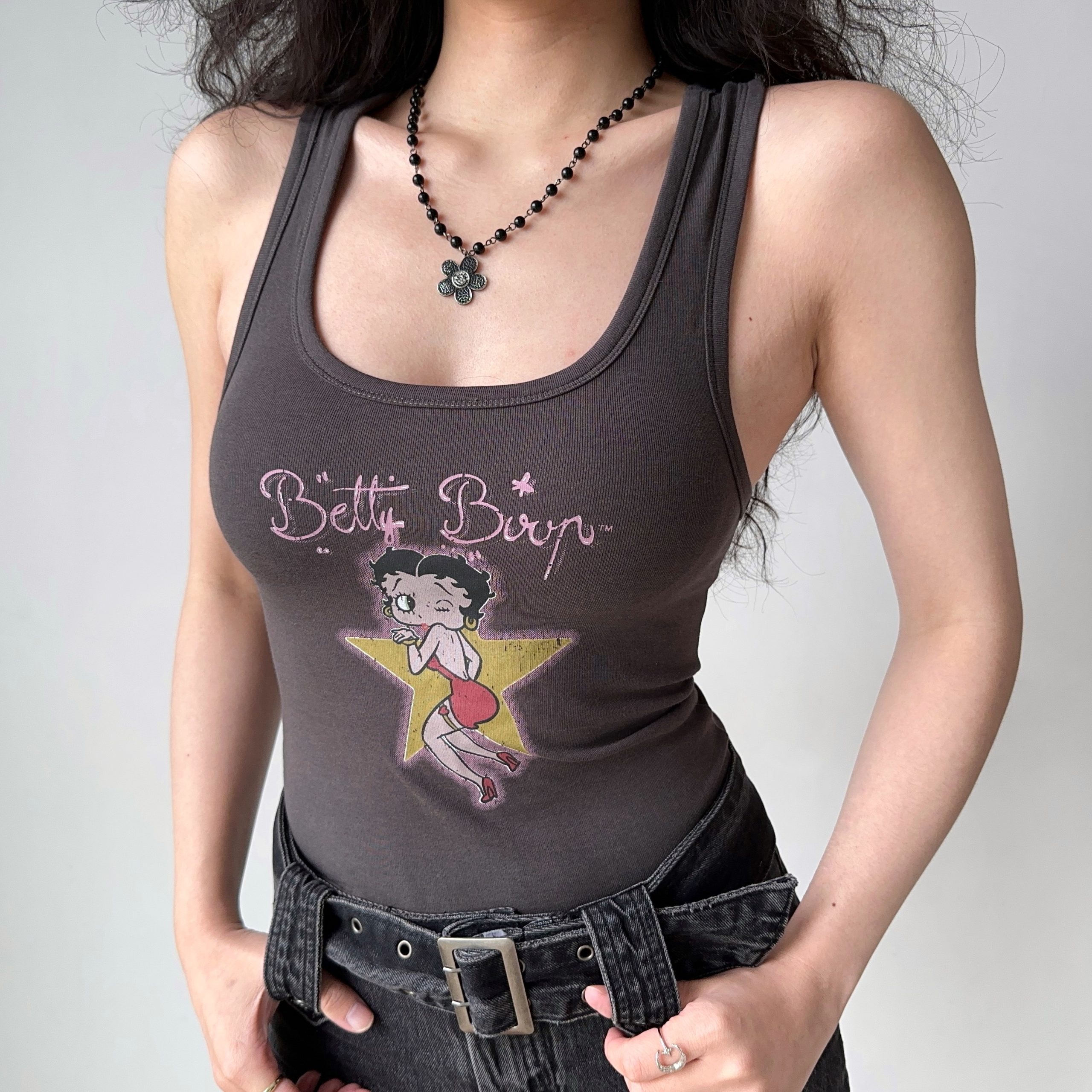 Vintage U-Neck Printed Tank Top for Women - Slim Fit Sleeveless Tee in American Style - Perfect for 90s and Y2K Fashion Vintage U-Neck Printed Tank Top for Women - Slim Fit Sleeveless Tee in American Style - Perfect for 90s and Y2K Fashion