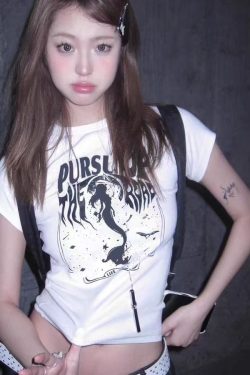 White Mermaid Print Short-Sleeve T-Shirt for Women - Retro Spicy Girl Casual Top, Slim Fit Summer Style