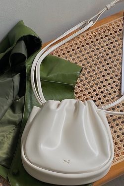 Women's Minimalist Small Crossbody Bag - Versatile Spring/Summer Design, Age-Reducing, Ideal for Students