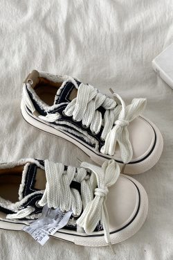 Women's Retro Round-Toe Thick-Soled Canvas Shoes - 2025 Spring Big-Headed Board Shoes, Non-Repetitive Design, Stylish Little White Sneakers