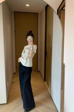 Women's Slim-Fit Short Sleeve T-Shirt with American Retro Lion Sketch Print - Summer Sweet & Spicy Style