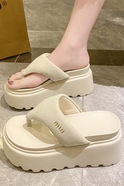 Women's Summer Height-Increasing Thick-Soled Flip-Flops - 2025 Cool Beach Slippers for Outdoor Wear