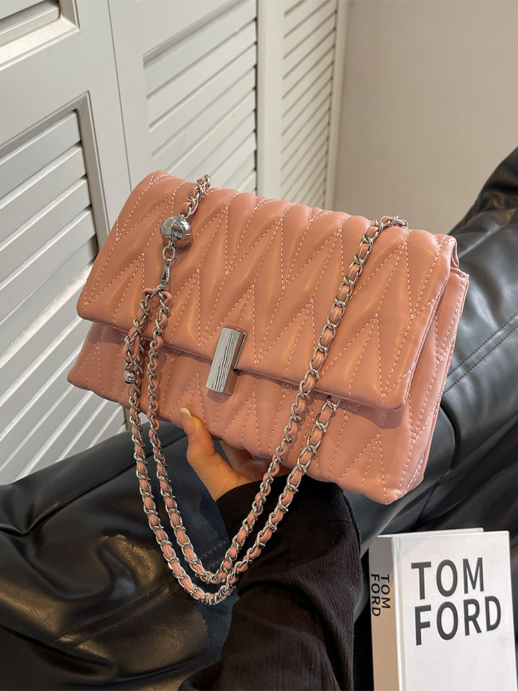 Women's Textured Embroidered Shoulder Bag - Versatile Summer Chain Crossbody Bag for High-End Style 2025 Women's Textured Embroidered Shoulder Bag - Versatile Summer Chain Crossbody Bag for High-End Style 2025