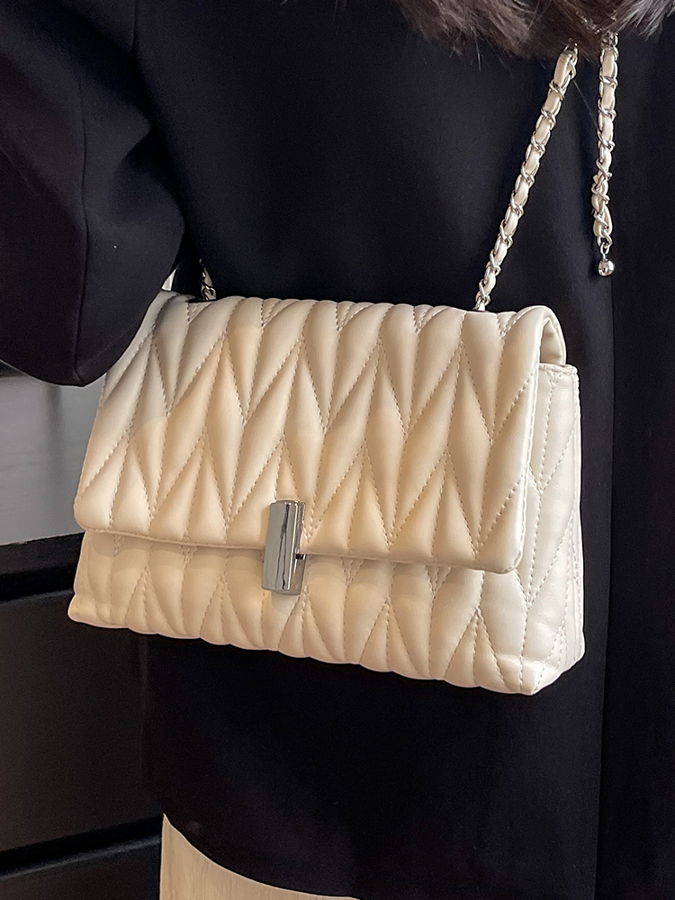 Women's Textured Embroidered Shoulder Bag - Versatile Summer Chain Crossbody Bag for High-End Style 2025 Women's Textured Embroidered Shoulder Bag - Versatile Summer Chain Crossbody Bag for High-End Style 2025