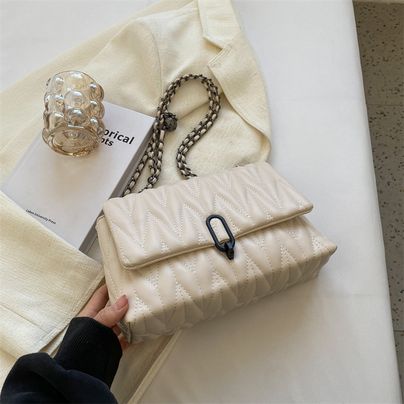 Women's Textured Embroidered Shoulder Bag - Versatile Summer Chain Crossbody Bag for High-End Style 2025 Women's Textured Embroidered Shoulder Bag - Versatile Summer Chain Crossbody Bag for High-End Style 2025