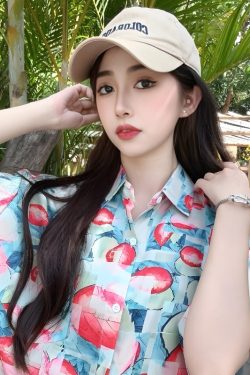 Women's Tie-Dye Short Sleeve Shirt - Loose Fit Trendy Summer Beach Blouse with Fresh Print