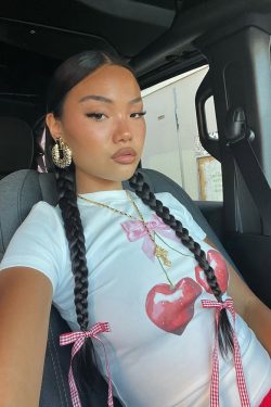 Y2K American Retro Cherry Print Off-Shoulder Short Sleeve Crop Top for Women, Slim Fit, Trendy Fashion Statement