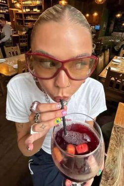 Y2K American Retro Letter Print Short Crop Short-Sleeve T-Shirt for Women, Off-Shoulder Slim Fit Sweet and Spicy Top