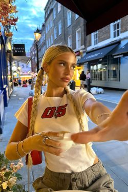 Y2K American Retro Off-Shoulder Short Sleeve Crop Top T-Shirt for Women - Slim Fit White Digital Design