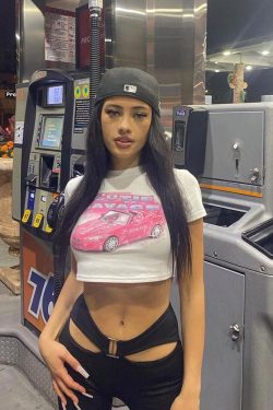 Y2K American Retro Shoulder Short Sleeve Crop Top for Women - Sweet and Spicy Millennial Style T-Shirt