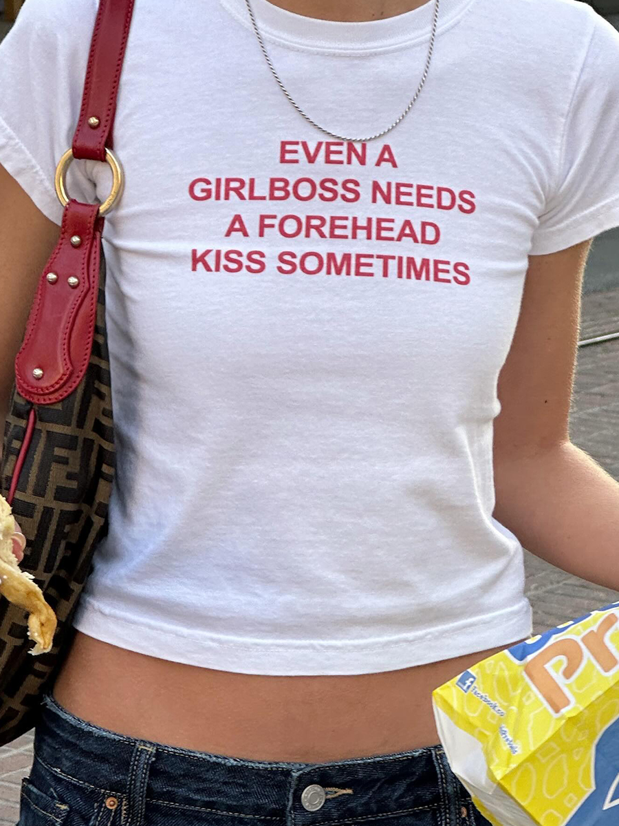 Y2K American Retro White Short Crop Short-Sleeve T-Shirt for Women, Slim Fit Off-Shoulder Trendy Top Y2K American Retro White Short Crop Short-Sleeve T-Shirt for Women, Slim Fit Off-Shoulder Trendy Top