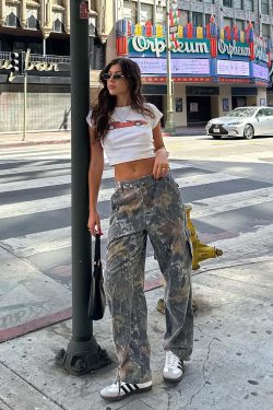 Y2K American Retro White Short Sleeve T-Shirt for Women, Slim Fit, Sweet and Spicy Design, Millennial Style