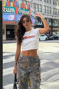 Y2K American Retro White Short Sleeve T-Shirt for Women, Slim Fit, Sweet and Spicy Design, Millennial Style