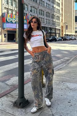 Y2K American Retro White Short Sleeve T-Shirt for Women, Slim Fit, Sweet and Spicy Design, Millennial Style