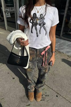 Y2K American Retro White Short-Sleeved Crop Top for Women - Trendy Midriff-Baring Summer Shirt in European Style