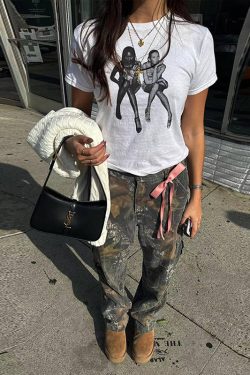 Y2K American Retro White Short-Sleeved Crop Top for Women - Trendy Midriff-Baring Summer Shirt in European Style