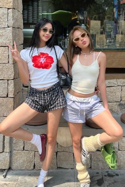 Y2K Floral Short Sleeve Crop Top for Women - American Retro Summer Slim Fit Shoulder-Baring Sweet and Spicy Design