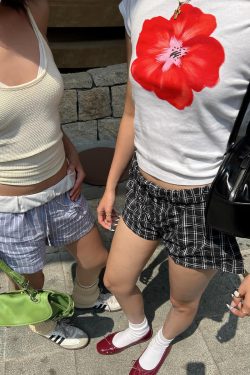 Y2K Floral Short Sleeve Crop Top for Women - American Retro Summer Slim Fit Shoulder-Baring Sweet and Spicy Design