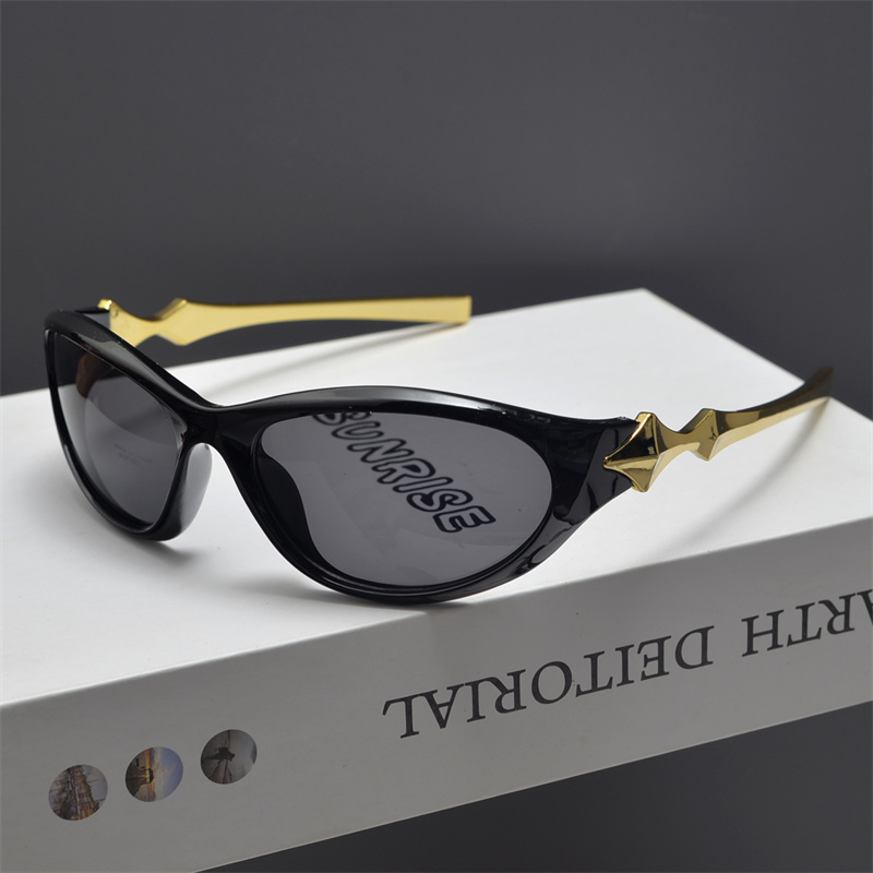 Y2K Futuristic Star-Decorated Sunglasses for Men and Women, Trendy Retro Punk Hip-Hop Cycling Eyewear Y2K Futuristic Star-Decorated Sunglasses for Men and Women, Trendy Retro Punk Hip-Hop Cycling Eyewear