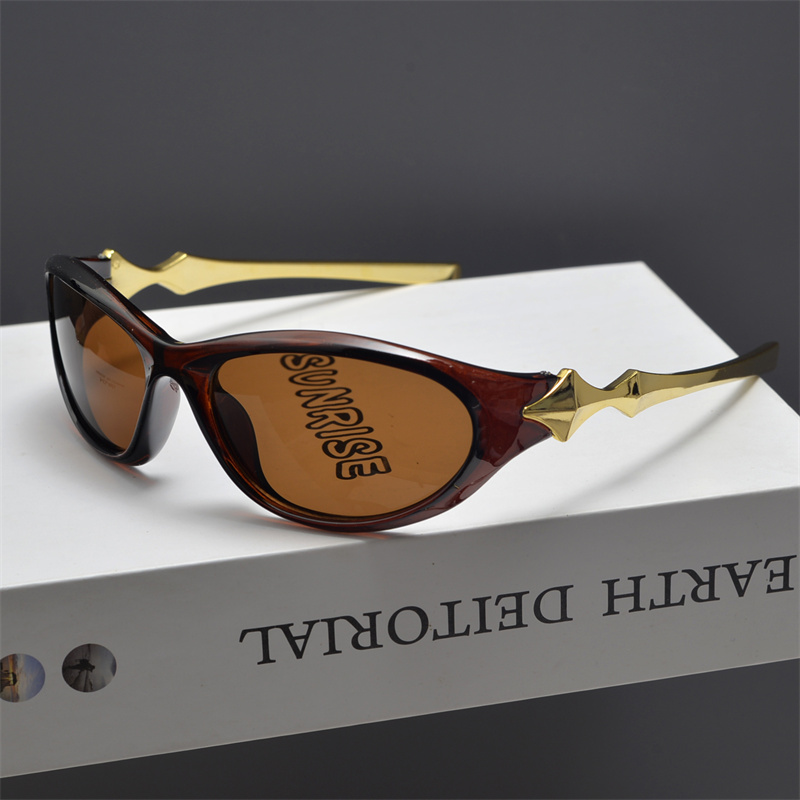 Y2K Futuristic Star-Decorated Sunglasses for Men and Women, Trendy Retro Punk Hip-Hop Cycling Eyewear Y2K Futuristic Star-Decorated Sunglasses for Men and Women, Trendy Retro Punk Hip-Hop Cycling Eyewear