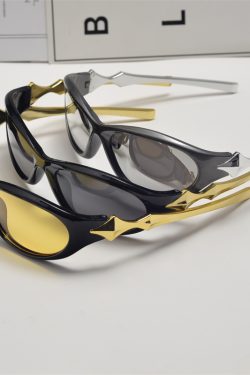 Y2K Futuristic Star-Decorated Sunglasses for Men and Women, Trendy Retro Punk Hip-Hop Cycling Eyewear