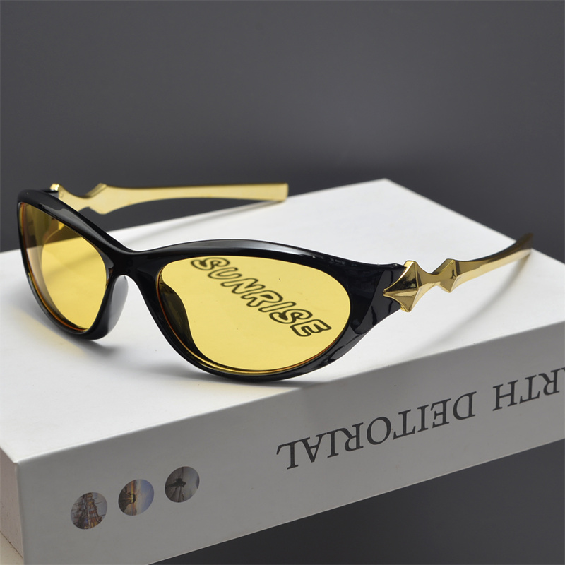 Y2K Futuristic Star-Decorated Sunglasses for Men and Women, Trendy Retro Punk Hip-Hop Cycling Eyewear Y2K Futuristic Star-Decorated Sunglasses for Men and Women, Trendy Retro Punk Hip-Hop Cycling Eyewear