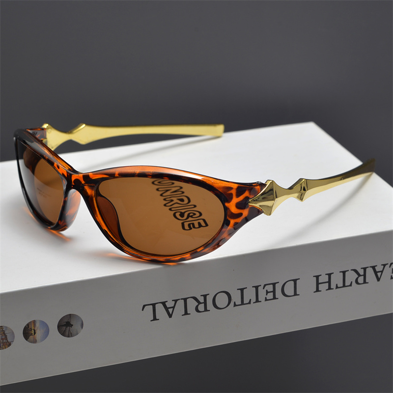 Y2K Futuristic Star-Decorated Sunglasses for Men and Women, Trendy Retro Punk Hip-Hop Cycling Eyewear Y2K Futuristic Star-Decorated Sunglasses for Men and Women, Trendy Retro Punk Hip-Hop Cycling Eyewear