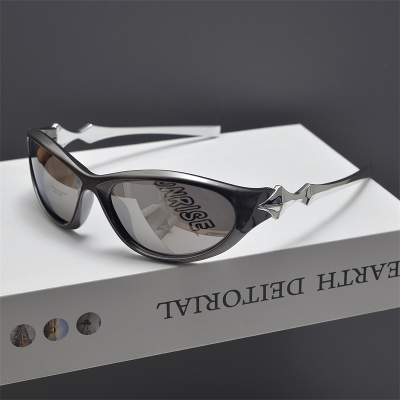 Y2K Futuristic Star-Decorated Sunglasses for Men and Women, Trendy Retro Punk Hip-Hop Cycling Eyewear Y2K Futuristic Star-Decorated Sunglasses for Men and Women, Trendy Retro Punk Hip-Hop Cycling Eyewear