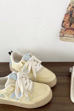 Yellow Apple Graffiti Platform Sneakers for Women - 2025 Retro Thick-Soled Casual Sports Shoes