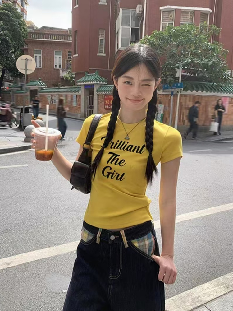 Yellow Retro Slim-Fit Short Sleeve T-Shirt for Women with Letter Print, Round Neck, Flattering Summer Style Yellow Retro Slim-Fit Short Sleeve T-Shirt for Women with Letter Print, Round Neck, Flattering Summer Style