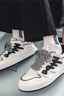 Style Core Aesthetics, New Style Trends Graffiti Pattern Skate Shoes