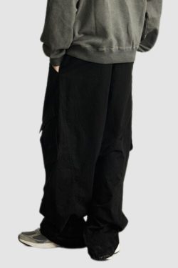 Style Core Aesthetics, New Style Trends Side Pocket Patch Pleated Cargo Pants