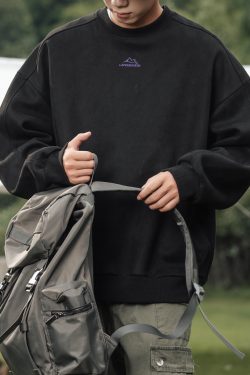 Style Core Aesthetics, New Style Trends Vintage Mountain Logo Fleece Sweatshirt