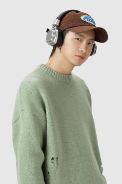 Style Core Aesthetics, New Style Trends Worn-In Knit Sweater